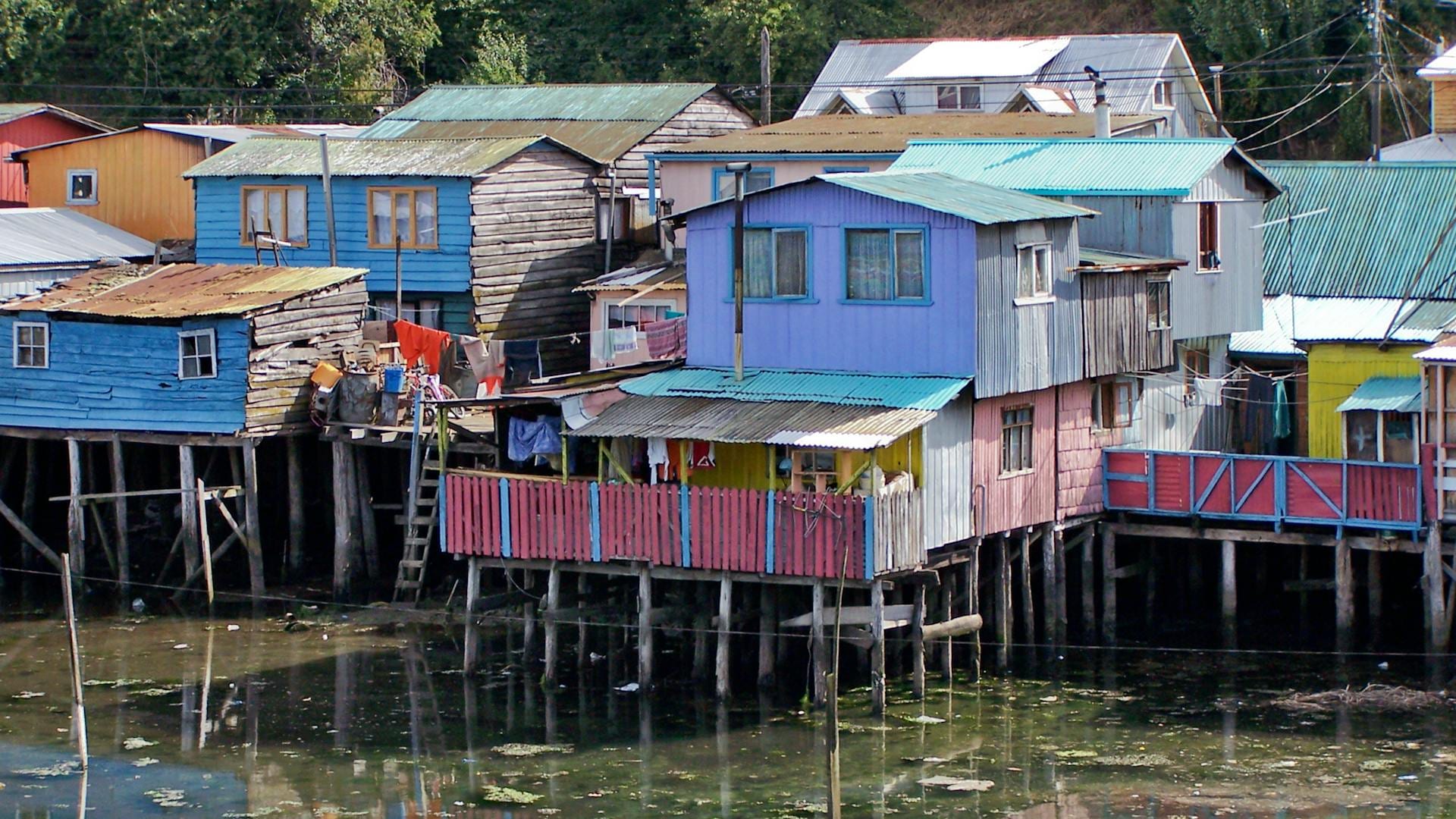Chiloé · Mitos & Palafitos